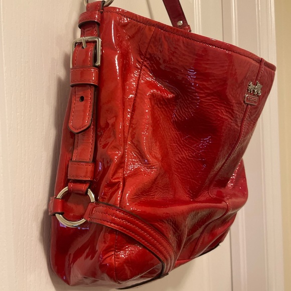 Coach tomato red patent style bag and dust bag - Picture 6 of 13